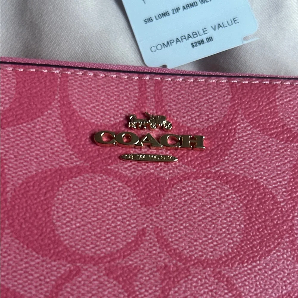 Coach Signature‎ Pink Wristlet